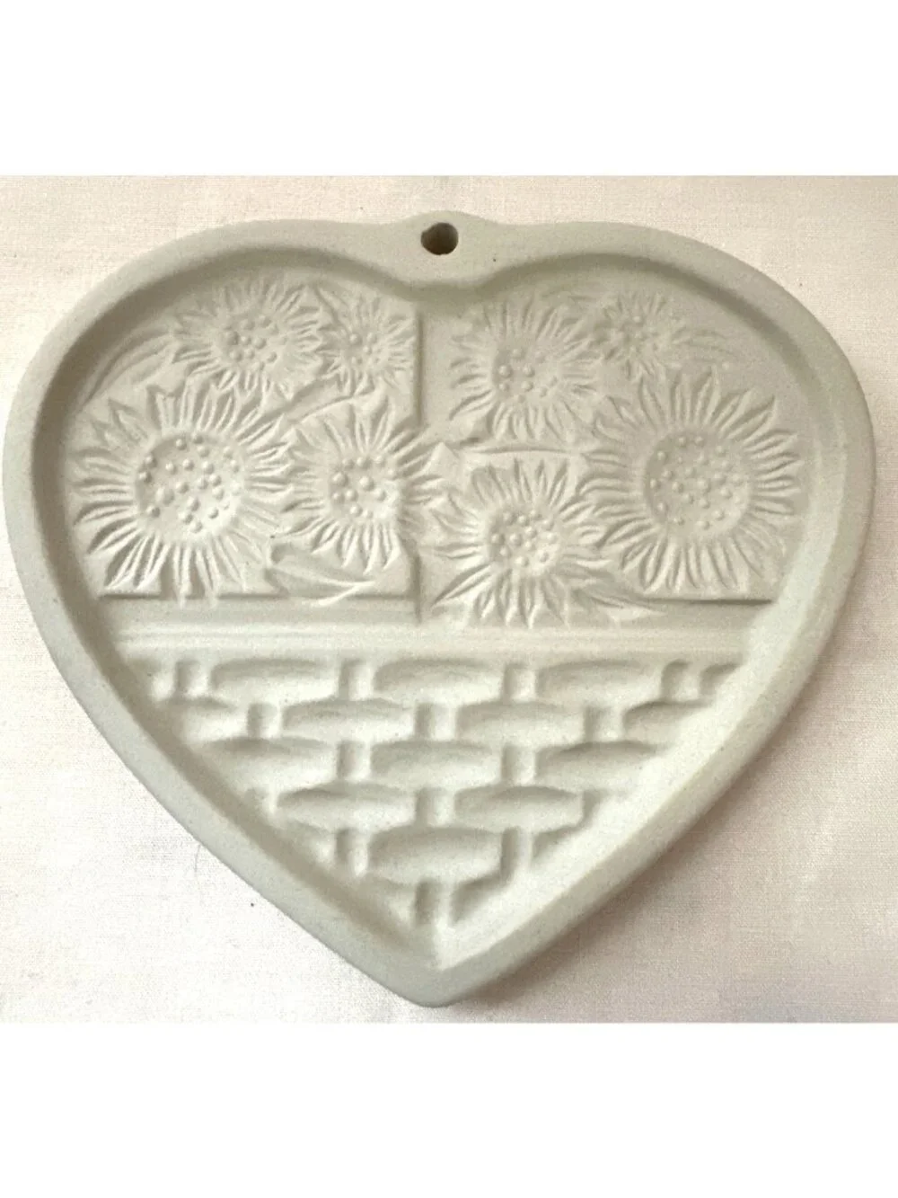 Pampered Chef Heart Cookie Mold Stoneware 1994 USA Decorative Wall Hanging